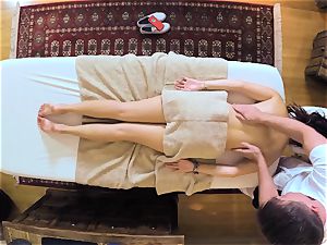 really teenager chick Daisy Haze has fuckfest with the masseur